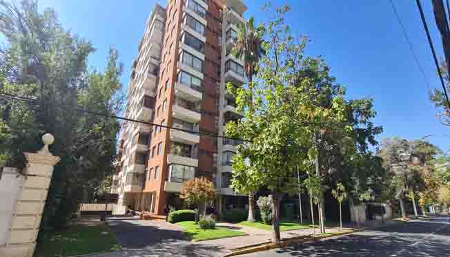 Mar del Plata / Marchant Pereira